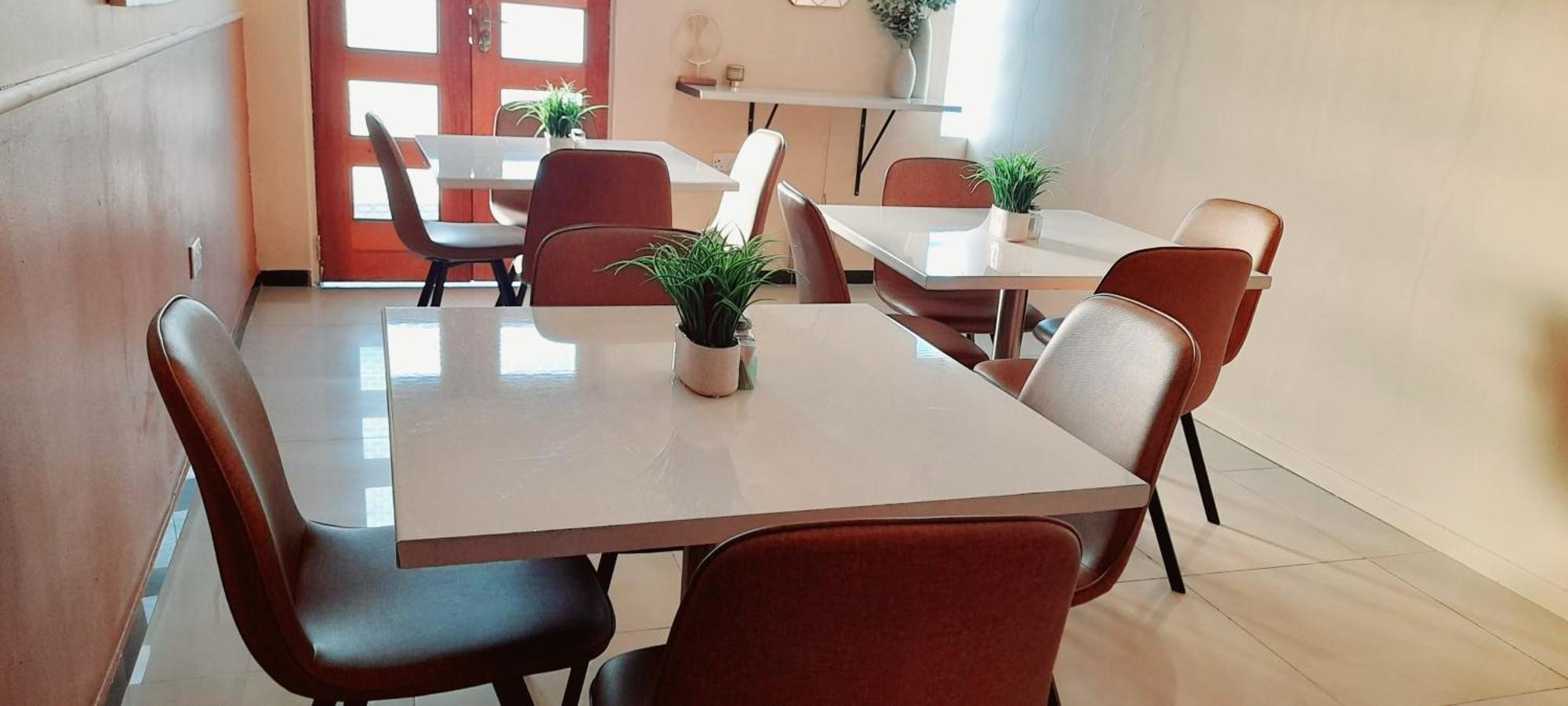 Rest & Digest Bed and Breakfast Serowe Buitenkant foto
