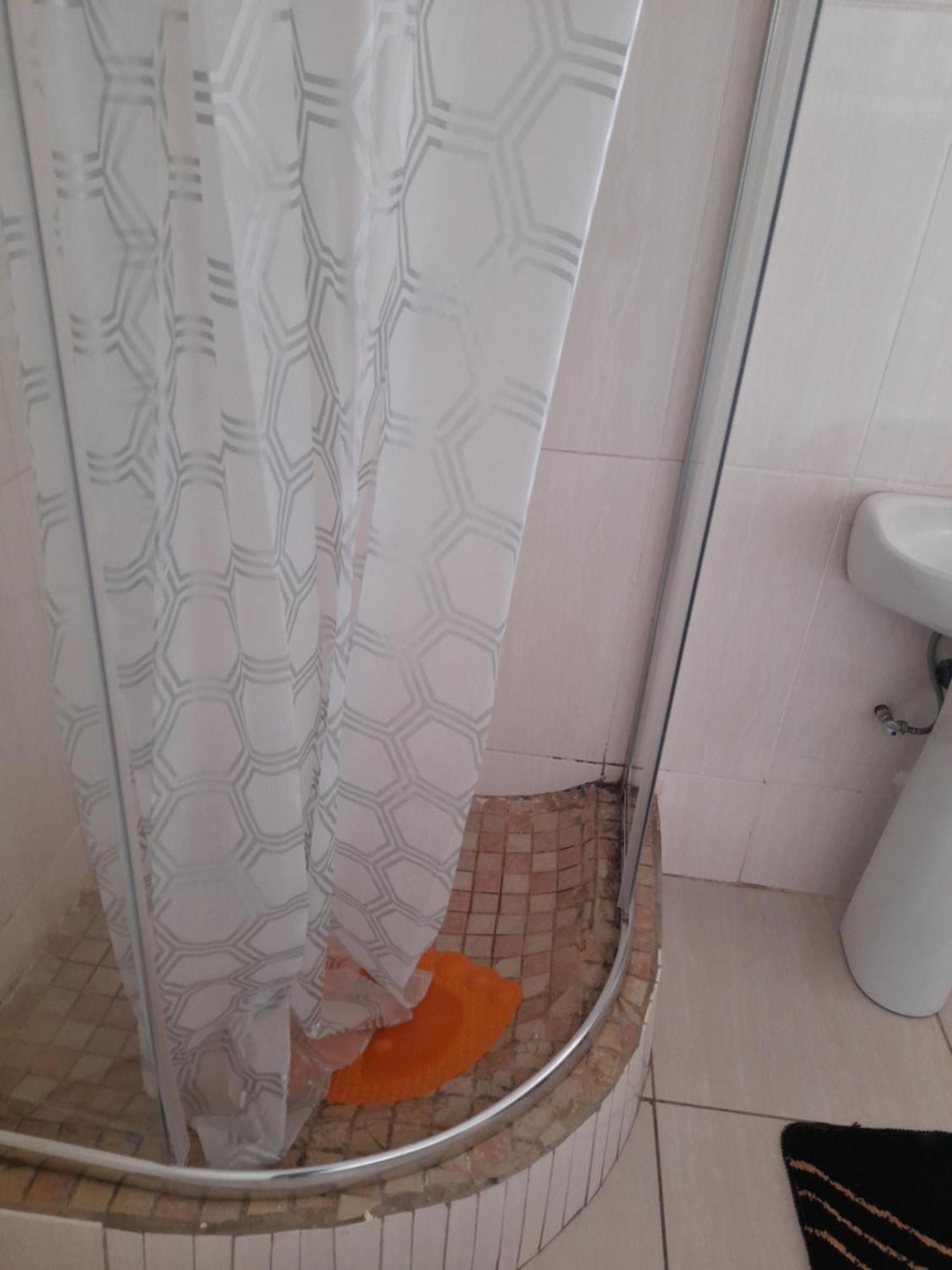Rest & Digest Bed and Breakfast Serowe Buitenkant foto